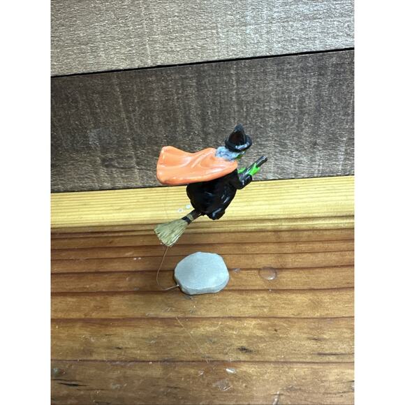 LEMAX Spooky Town Halloween Accessory Flying Witch - Picture 2 of 3